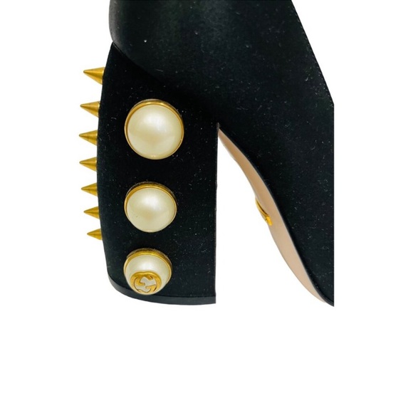 GUCCI Black Silk Satin Pearl Studded Luna Bow Accent
Pump Block Heels - Picture 12 of 12